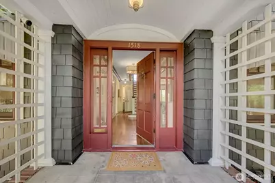 1518 4th Avenue N, Seattle, WA 98109 - Photo 4
