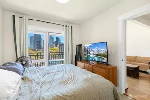 699 John St, Seattle, WA 98109 - Photo 10