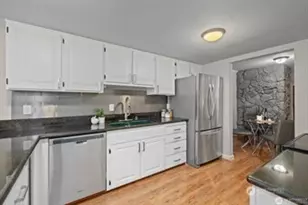 7639 SE 29th St, Mercer Island, WA 98040 - Photo 6