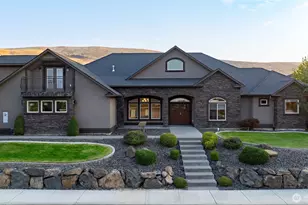 2303 W 49th Ave, Kennewick, WA 99337 - Photo 2
