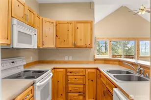 202 Cascadian Way, Winthrop, WA 98862 - Photo 4