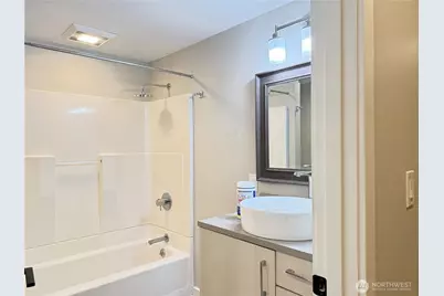 11006 83 Avenue NE #B, Kirkland, WA 98034 - Photo 10