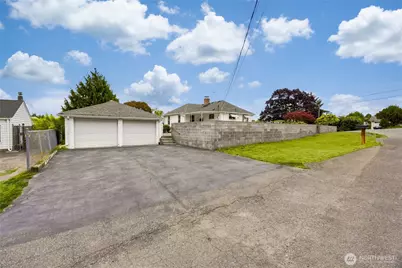 15852 7th Avenue SW, Seattle, WA 98166 - Photo 2