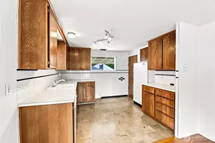 15852 7th Ave SW, Seattle, WA 98166 - Photo 12