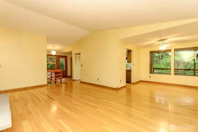 4917 145th Avenue SE, Bellevue, WA 98006 - Photo 6