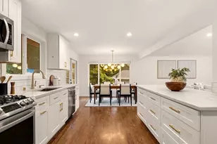 12510 SE 48th Pl, Bellevue, WA 98006 - Photo 6