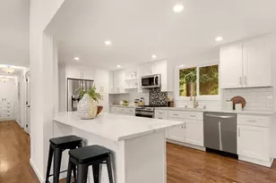 12510 SE 48th Pl, Bellevue, WA 98006 - Photo 4