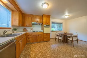 19526 53rd Ave NE, Lake Forest Park, WA 98155 - Photo 12