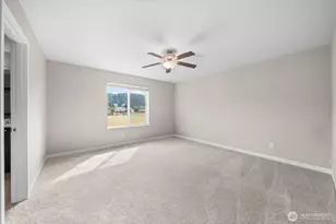 451 Jasmine Ln N, Enumclaw, WA 98022 - Photo 16