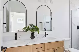 5718 NE 65th St, Seattle, WA 98115 - Photo 18