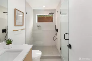 9024 Corliss Ave N, Seattle, WA 98103 - Photo 24