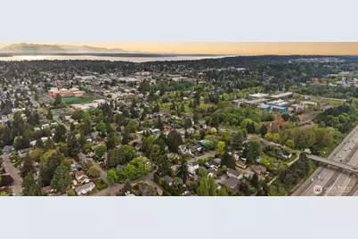 9024 Corliss Avenue N, Seattle, WA 98103 - Photo 36