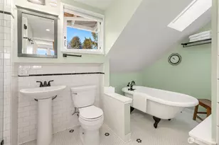 4015 SW Hudson St, Seattle, WA 98116 - Photo 6