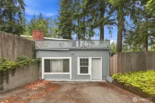 16006 Greenwood Ave N, Shoreline, WA 98133 - Photo 2