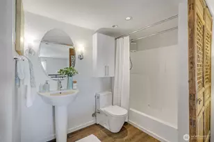 425 Vine St, Seattle, WA 98121 - Photo 30