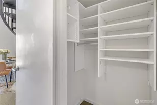 425 Vine St, Seattle, WA 98121 - Photo 16