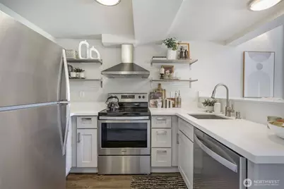 425 Vine Street #706, Seattle, WA 98121 - Photo 14