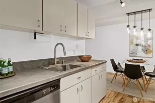 10501 8th Ave NE, Seattle, WA 98125 - Photo 16