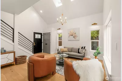 10530 Ashworth Avenue N #B, Seattle, WA 98133 - Photo 6