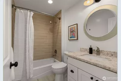 10530 Ashworth Avenue N, Seattle, WA 98133 - Photo 12