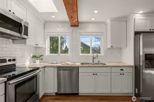 10530 Ashworth Ave N, Seattle, WA 98133 - Photo 10