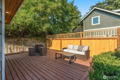 10530 Ashworth Avenue N, Seattle, WA 98133 - Photo 22