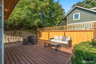 10530 Ashworth Ave N, Seattle, WA 98133 - Photo 22