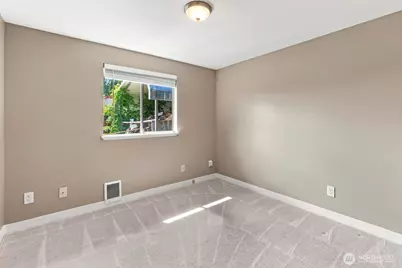 303 Olympia Street E, Rainier, WA 98576 - Photo 20