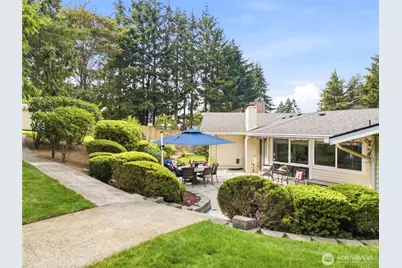 2012 Lincoln Circle Circle SE, Renton, WA 98055 - Photo 32
