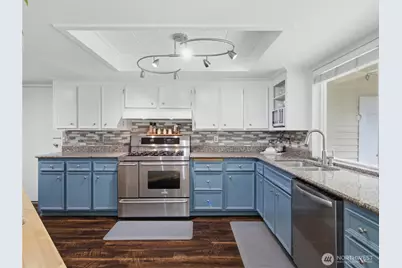 2012 Lincoln Circle Circle SE, Renton, WA 98055 - Photo 10