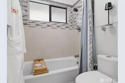 2012 Lincoln Circle Circle SE, Renton, WA 98055 - Photo 20