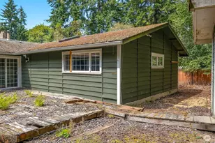 10923 NE 120th St, Kirkland, WA 98034 - Photo 24