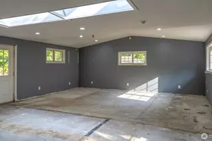 10923 NE 120th St, Kirkland, WA 98034 - Photo 8