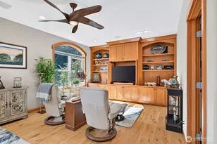 11059 Carmichael Ln, Anacortes, WA 98221 - Photo 12
