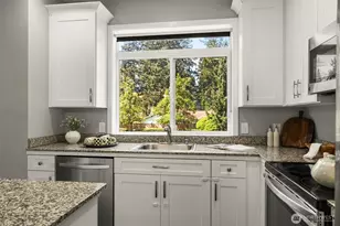 15009 Westminster Way N, Seattle, WA 98133 - Photo 12