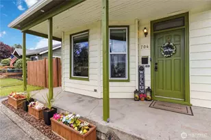 704 Columbia St, Kelso, WA 98626 - Photo 2