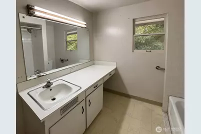 409 106th St S, Tacoma, WA 98444 - Photo 20