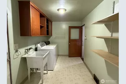 409 106th St S, Tacoma, WA 98444 - Photo 18