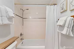 700 E Denny Way, Seattle, WA 98122 - Photo 14