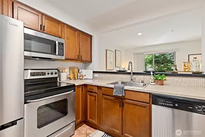 700 E Denny Way #206, Seattle, WA 98122 - Photo 8