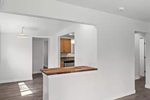 10833 11th Ave SW, Seattle, WA 98146 - Photo 8