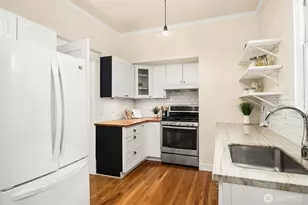 4663 1st Ave NE, Seattle, WA 98105 - Photo 12