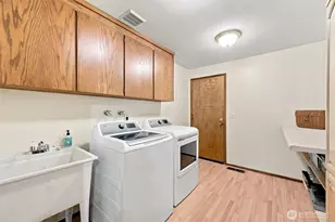 2615 93rd Pl NE, Clyde Hill, WA 98004 - Photo 26