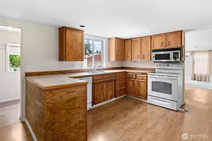 12812 Ridge Cir E, Bonney Lake, WA 98391 - Photo 14