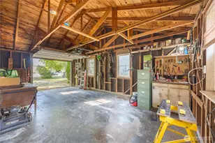220 W 11th St, Port Angeles, WA 98362 - Photo 28