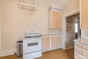 220 W 11th St, Port Angeles, WA 98362 - Photo 12