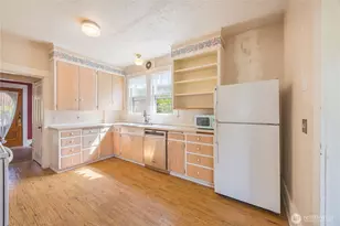 220 W 11th St, Port Angeles, WA 98362 - Photo 10