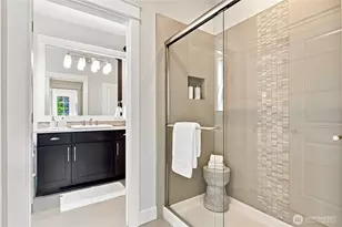 22962 SE 20th St, Sammamish, WA 98075 - Photo 4