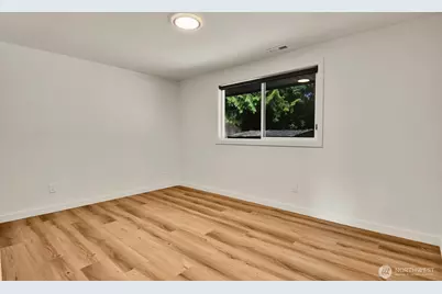 4221 108th Street SE, Everett, WA 98208 - Photo 10