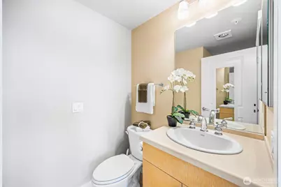 626 4th Avenue W #504, Seattle, WA 98119 - Photo 18